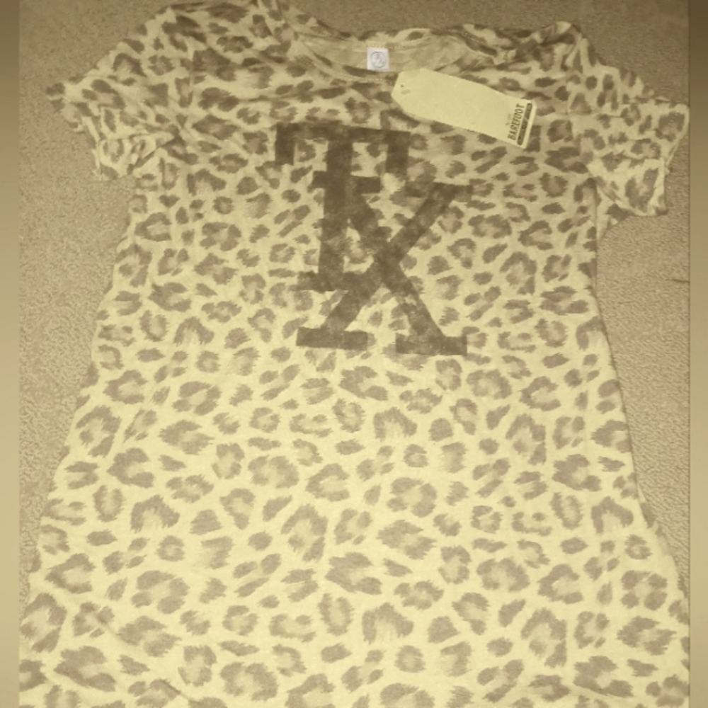 BAREFOOT LADIES WOMENS MEDIUM MED NEW LEOPARD ANIMAL PRINT TEXAS TX T SHIRT TOP